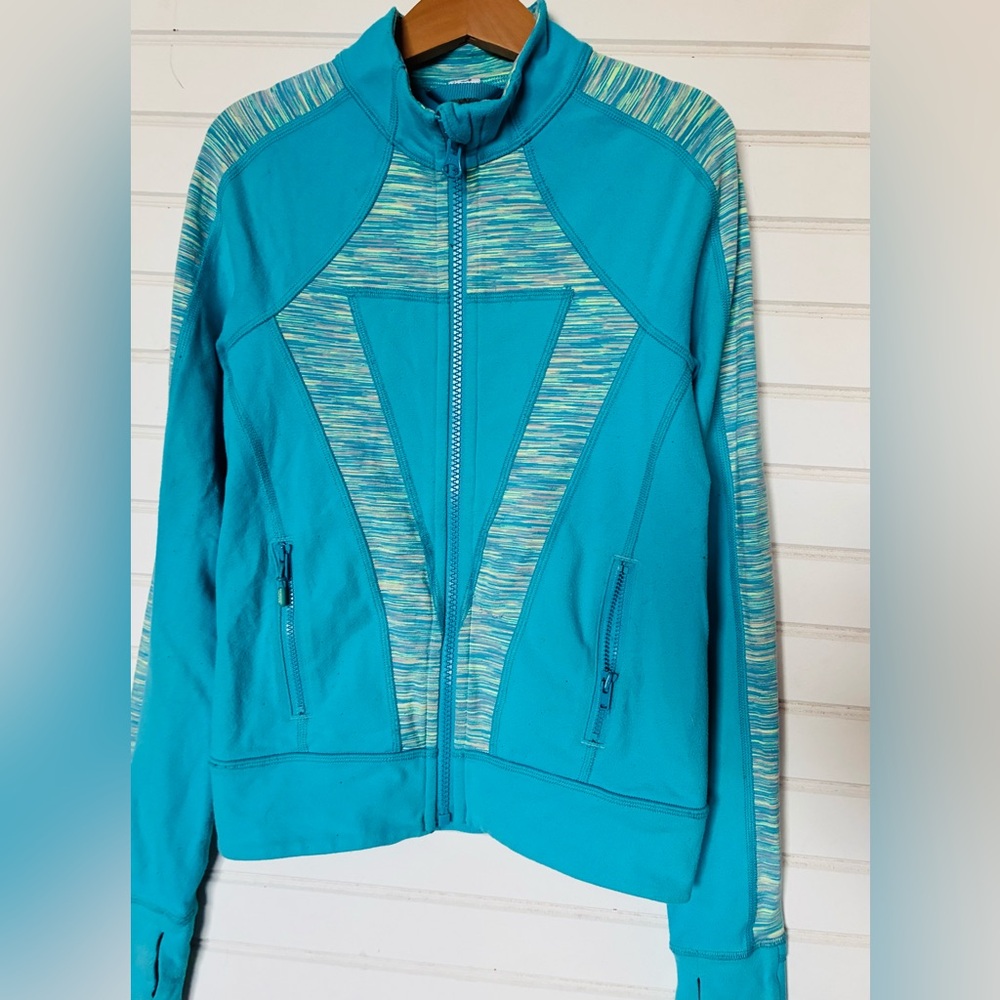 IVIVVA by LULULEMON girls size 8 blue zip jacket